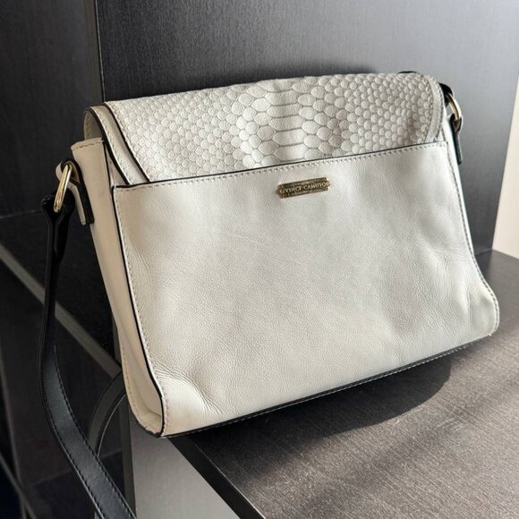VINCE CAMUTO WHITE & BLACK SNAKE EMBOSSED CROSSBODY BAG - Picture 2 of 3